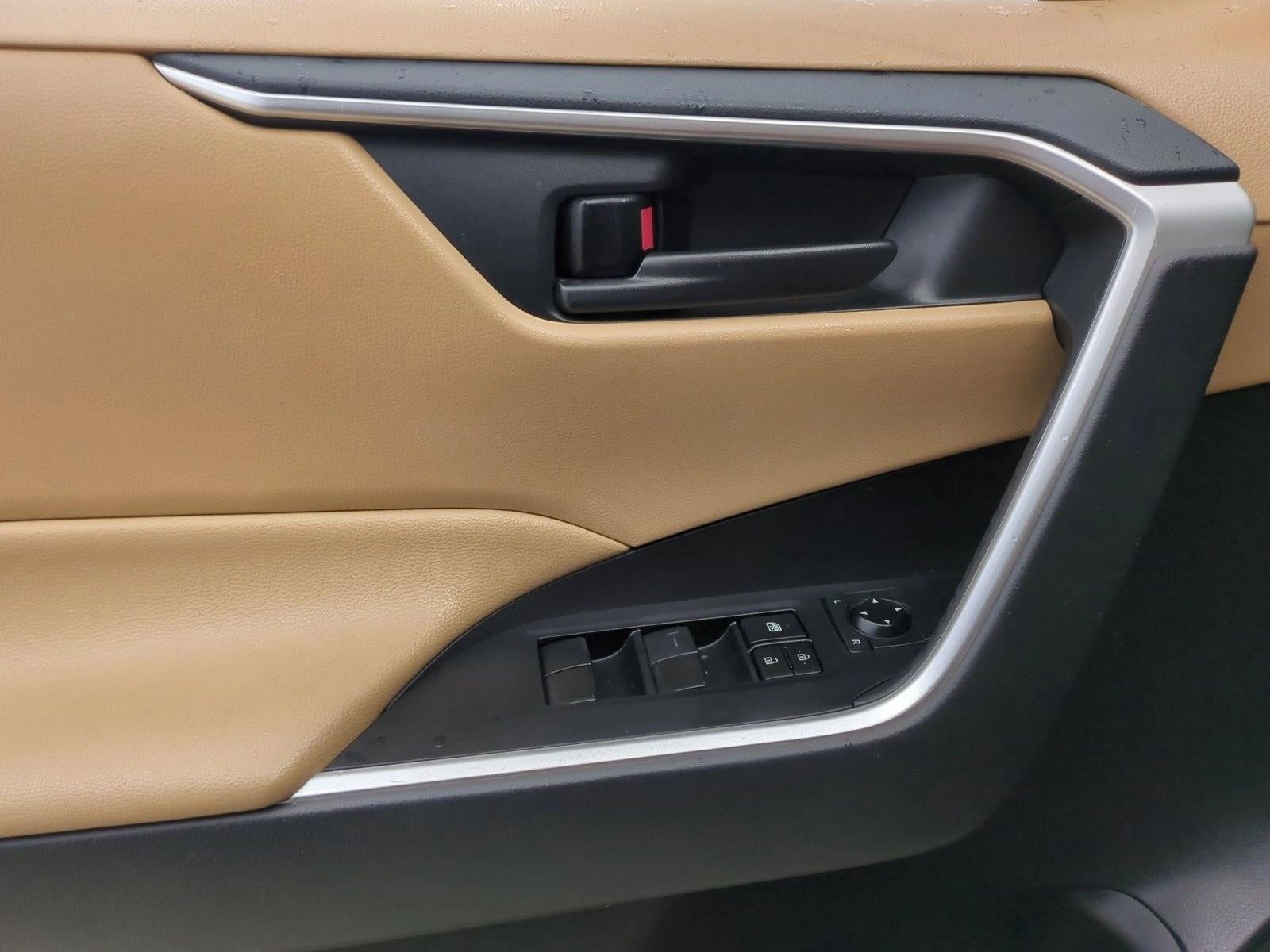 2021 Toyota RAV4 LE FWD (GS)