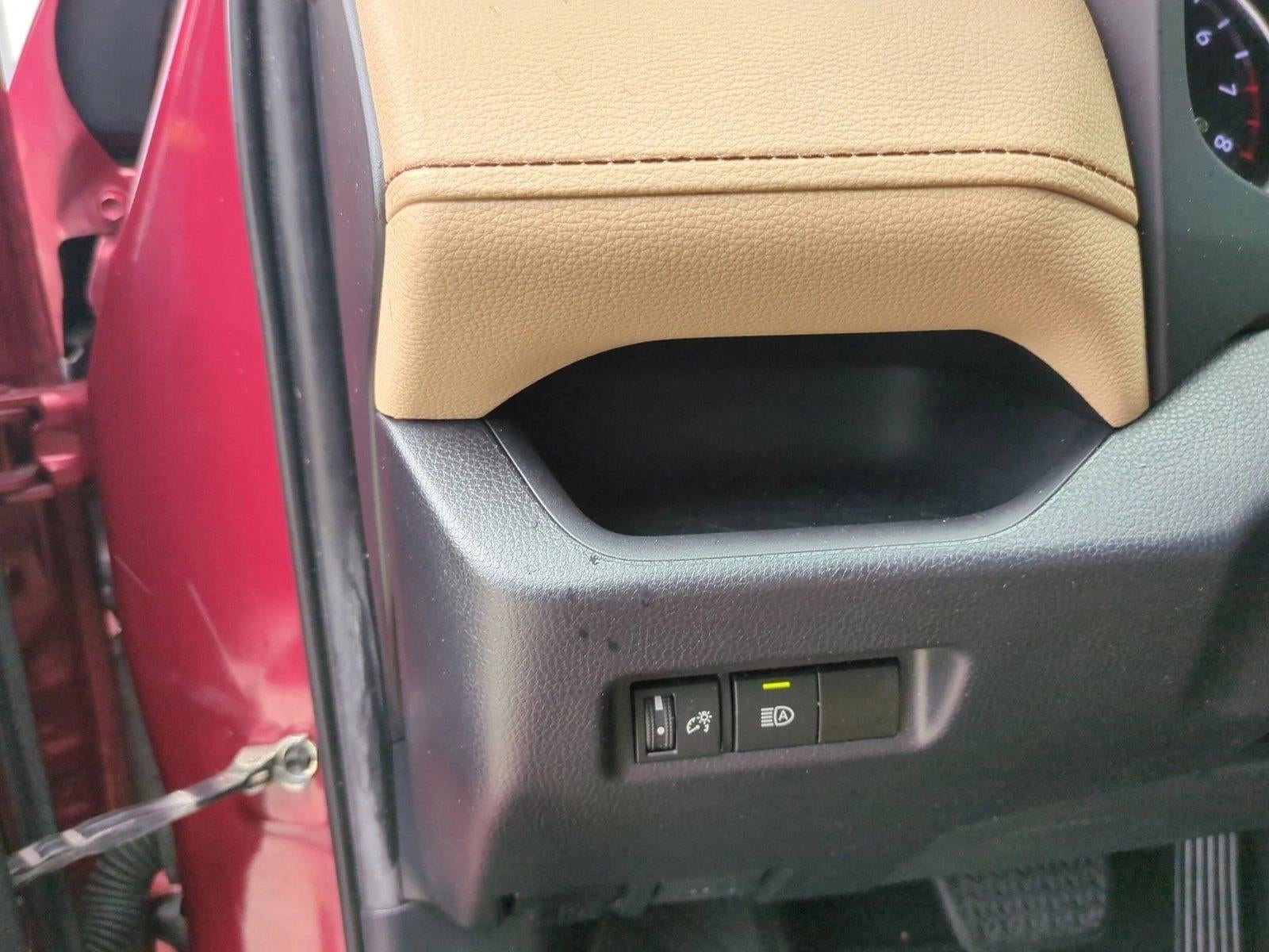 2021 Toyota RAV4 LE FWD (GS)