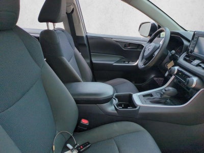 2022 Toyota RAV4 LE FWD (GS)