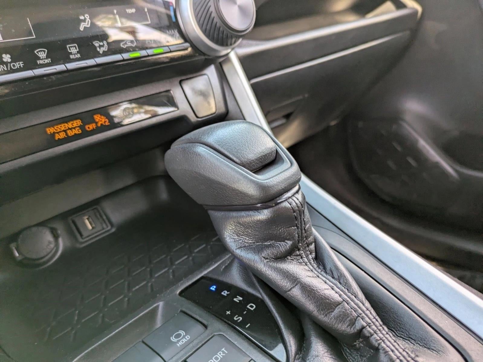 2020 Toyota RAV4 LE FWD (GS)