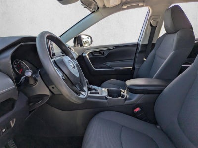 2020 Toyota RAV4 LE FWD (GS)