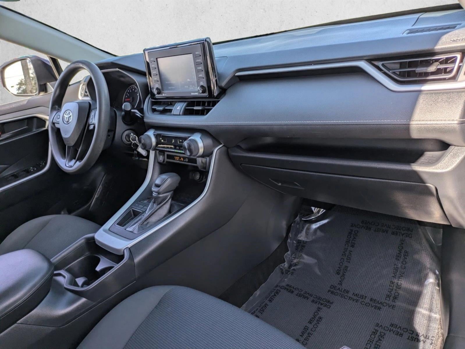 2020 Toyota RAV4 LE FWD (GS)