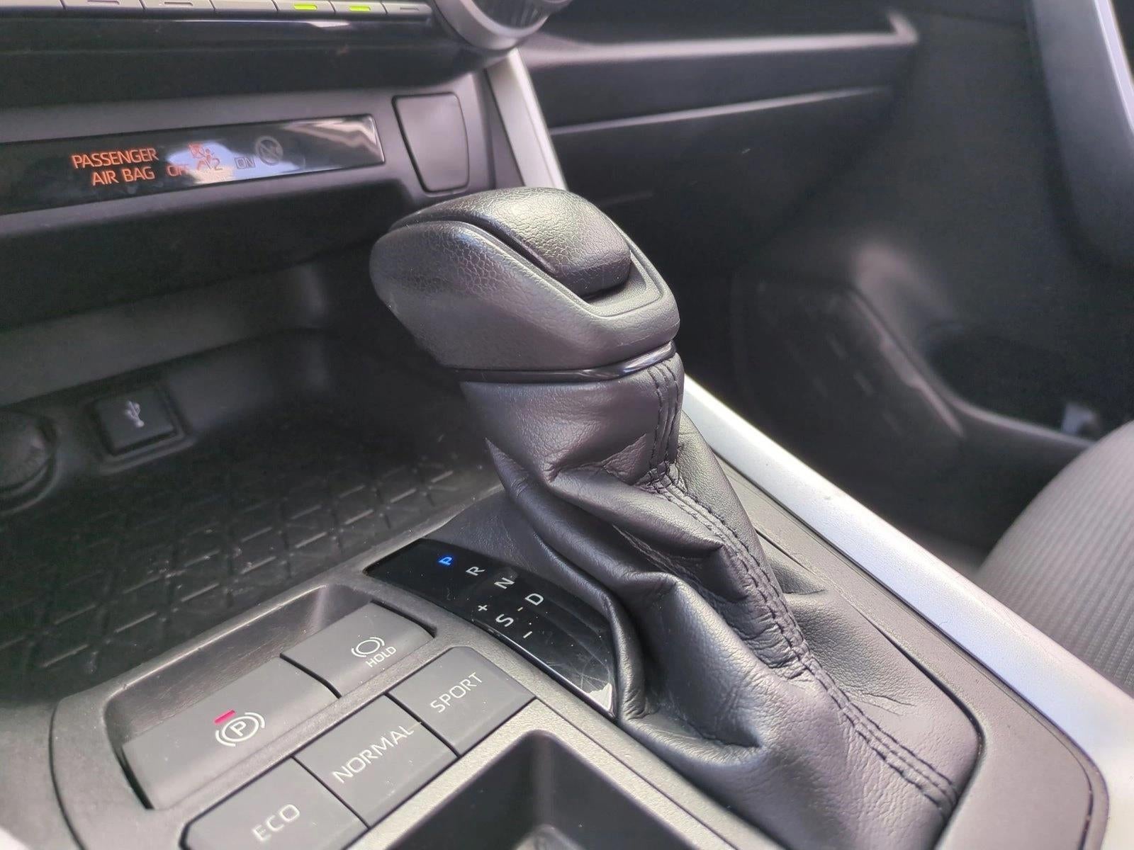 2021 Toyota RAV4 LE FWD (GS)