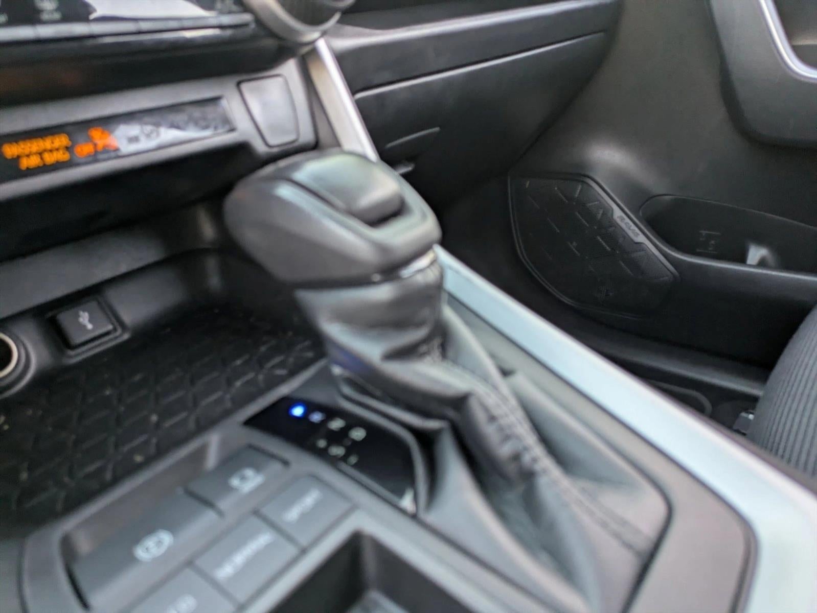 2021 Toyota RAV4 LE FWD (GS)