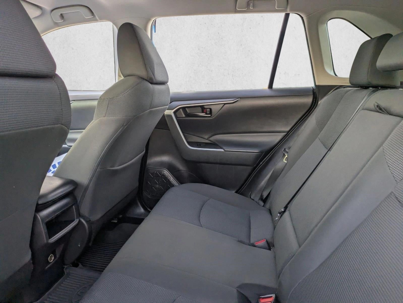 2021 Toyota RAV4 LE FWD (GS)