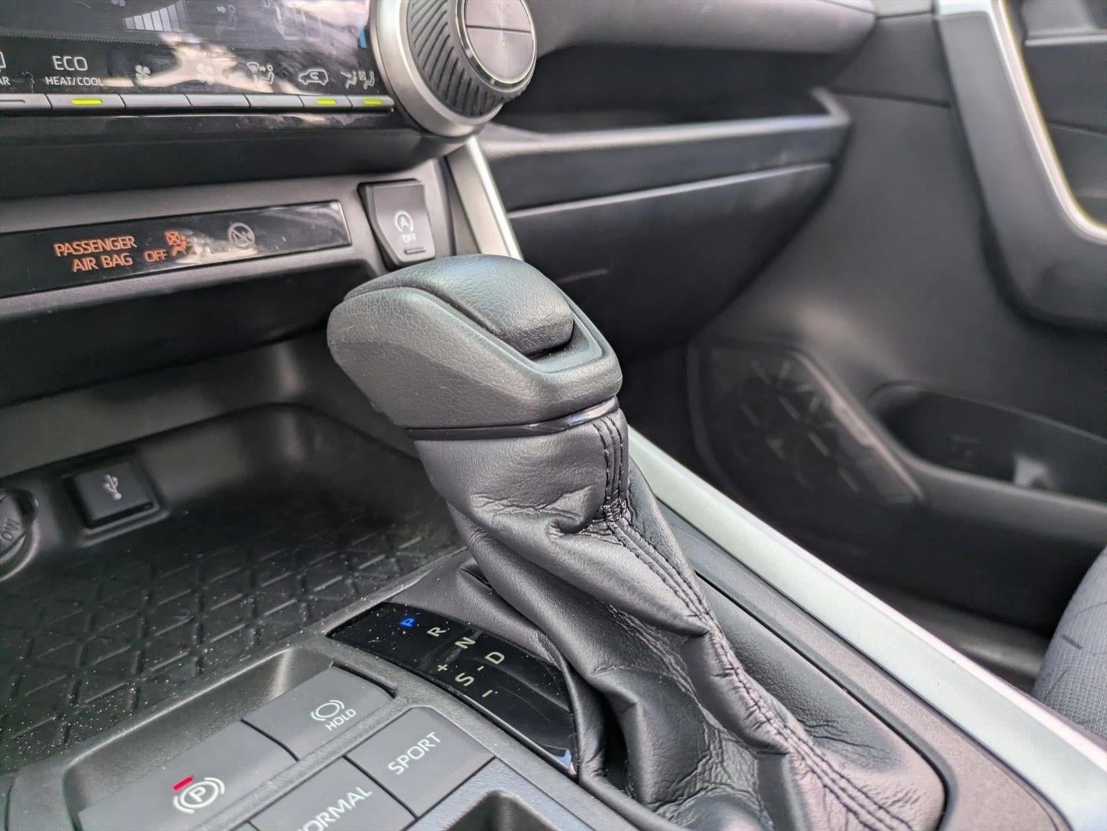 2020 Toyota RAV4 XLE FWD (GS)