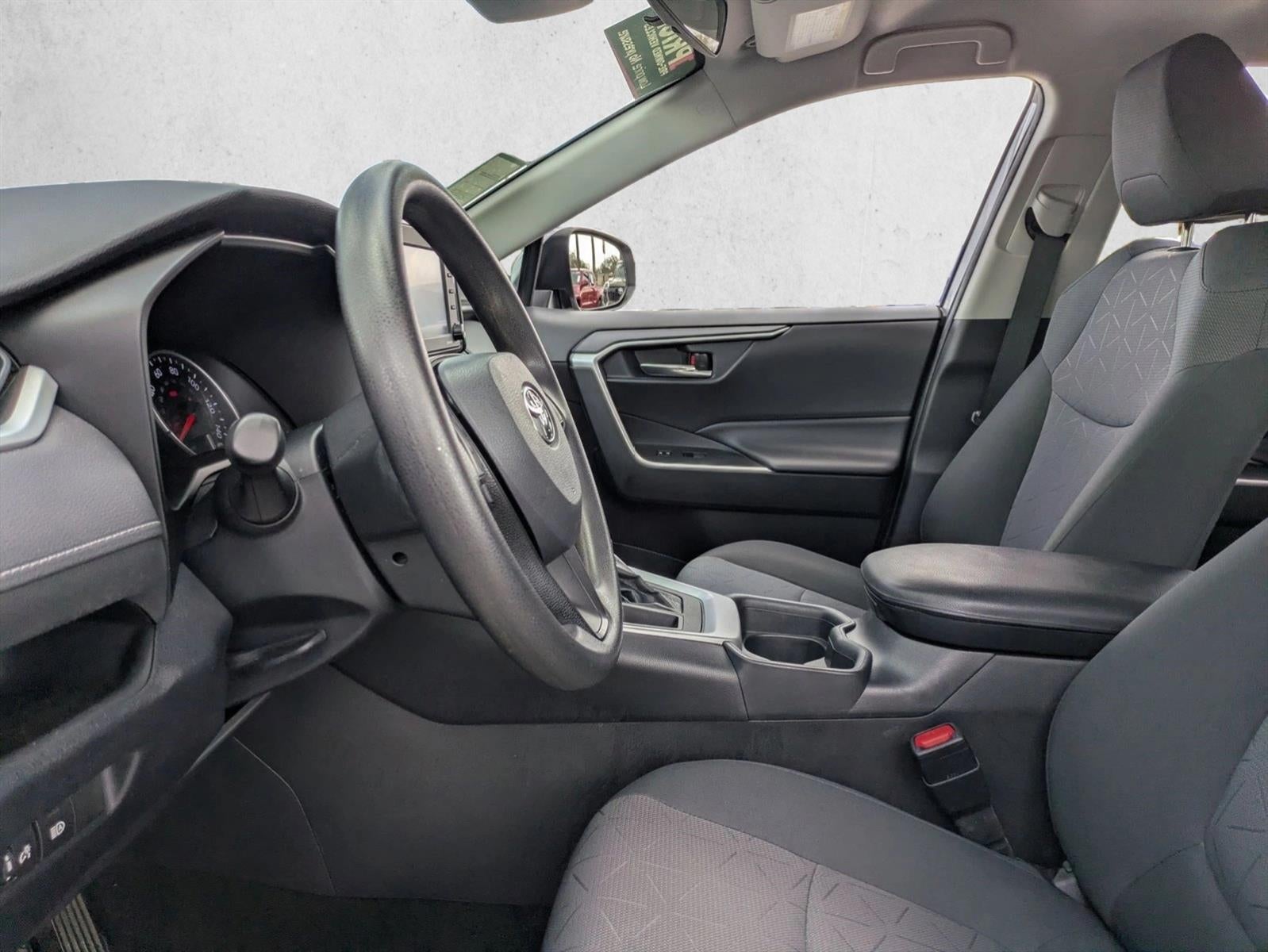 2020 Toyota RAV4 XLE FWD (GS)