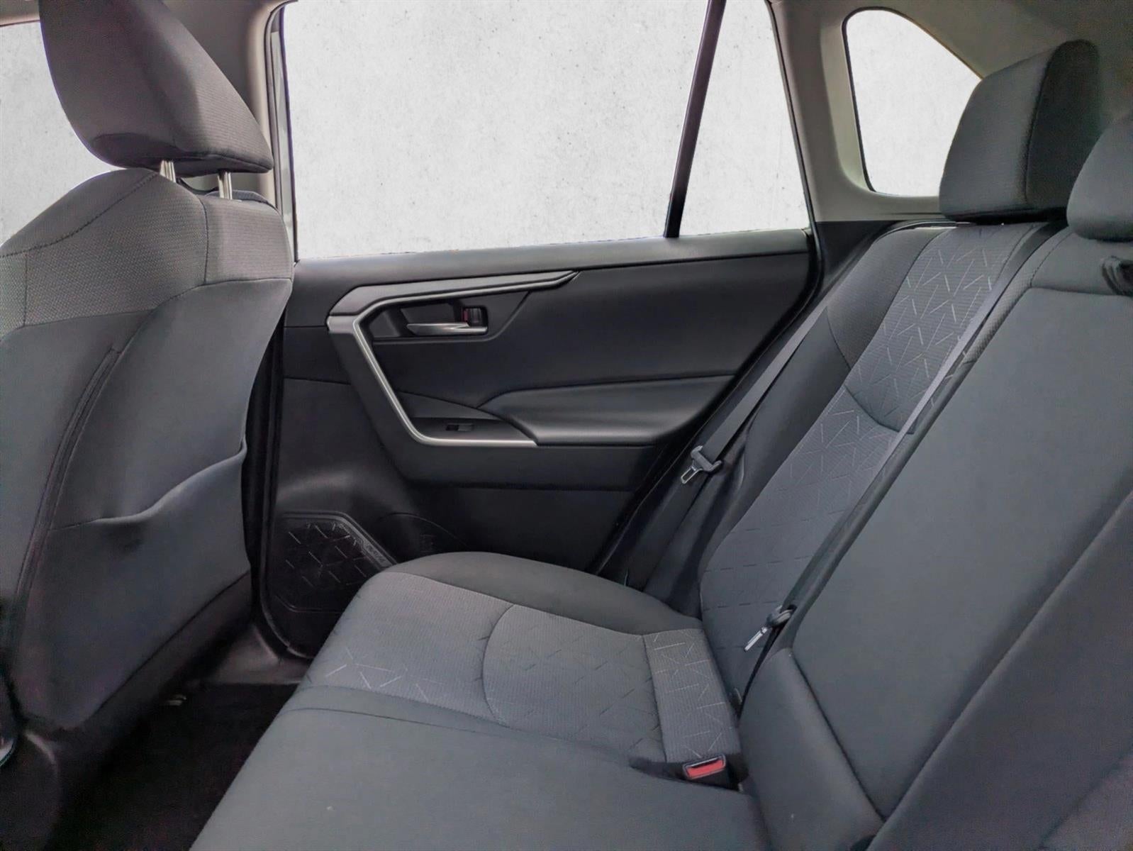 2020 Toyota RAV4 XLE FWD (GS)