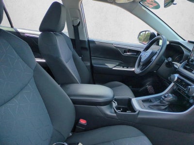 2022 Toyota RAV4 XLE FWD (GS)