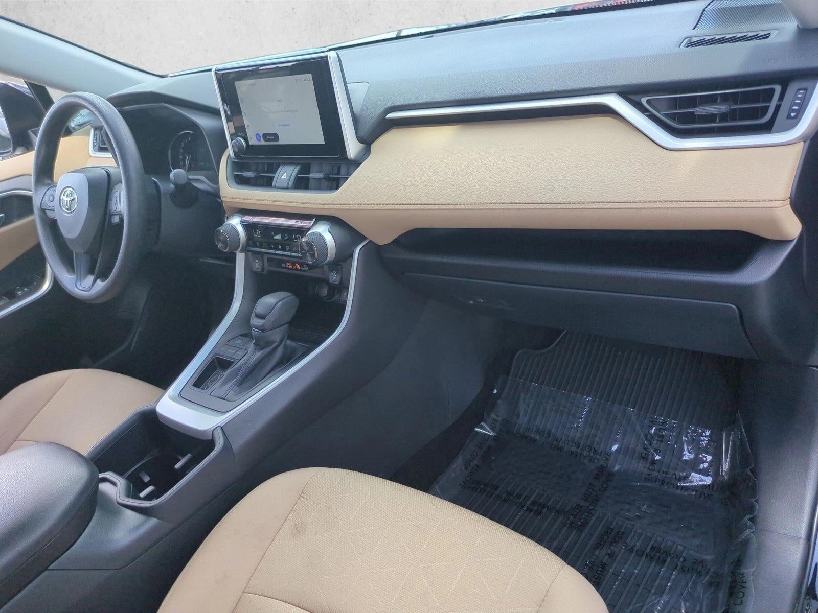 2025 Toyota RAV4 XLE FWD (GS)