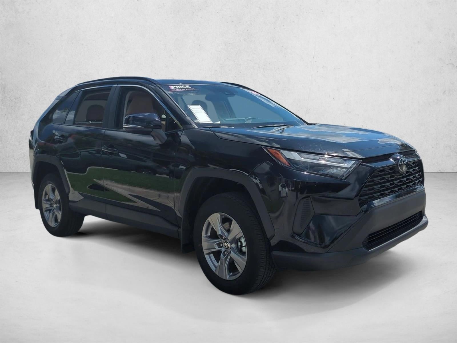 2025 Toyota RAV4 XLE FWD (GS)