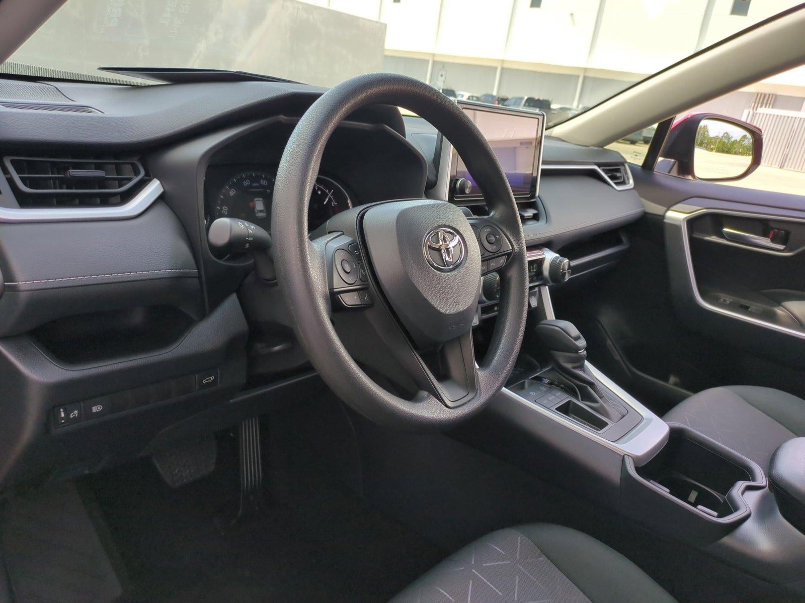 2025 Toyota RAV4 XLE FWD (GS)