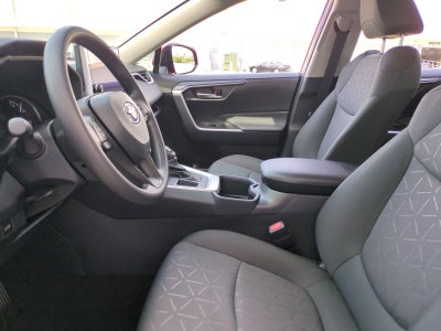 2025 Toyota RAV4 XLE FWD (GS)