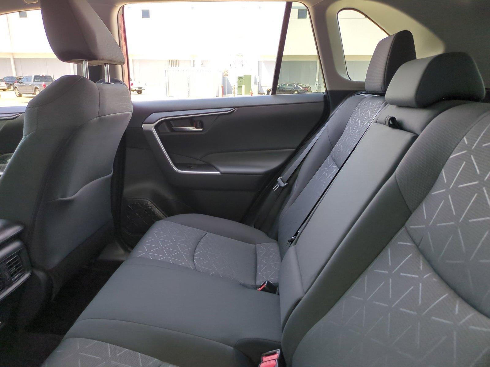 2025 Toyota RAV4 XLE FWD (GS)