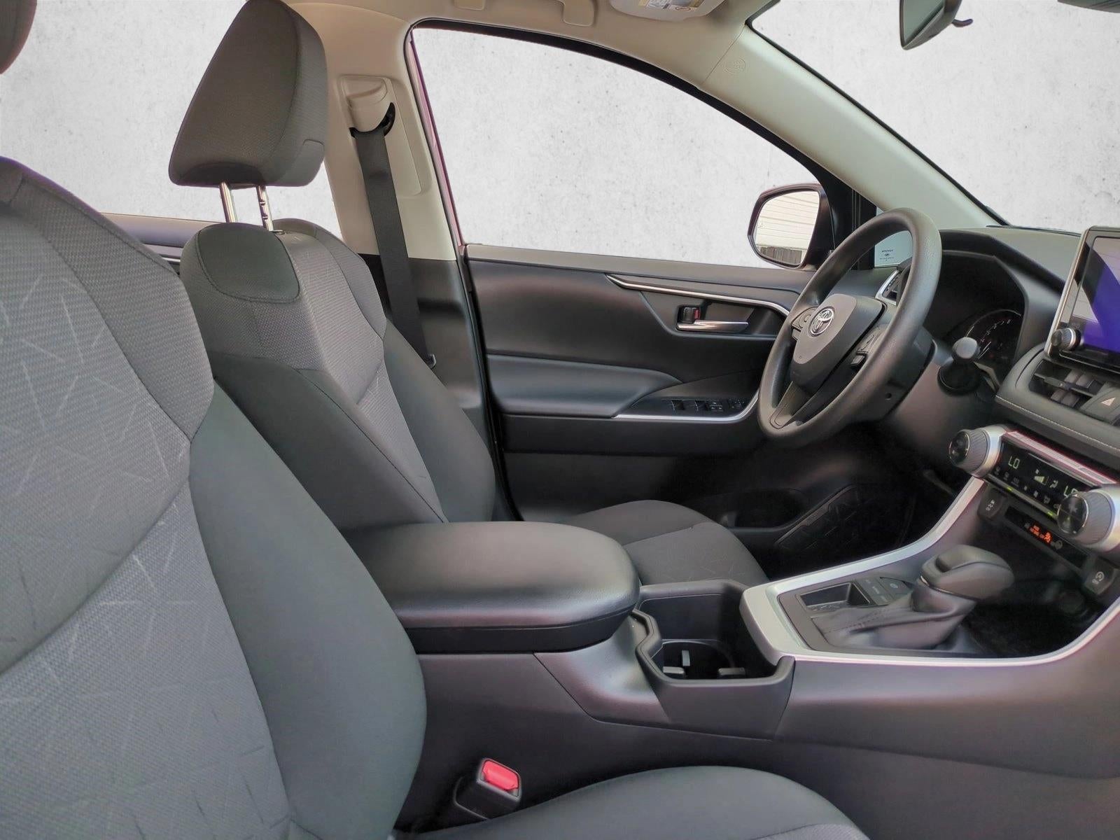 2025 Toyota RAV4 XLE FWD (GS)