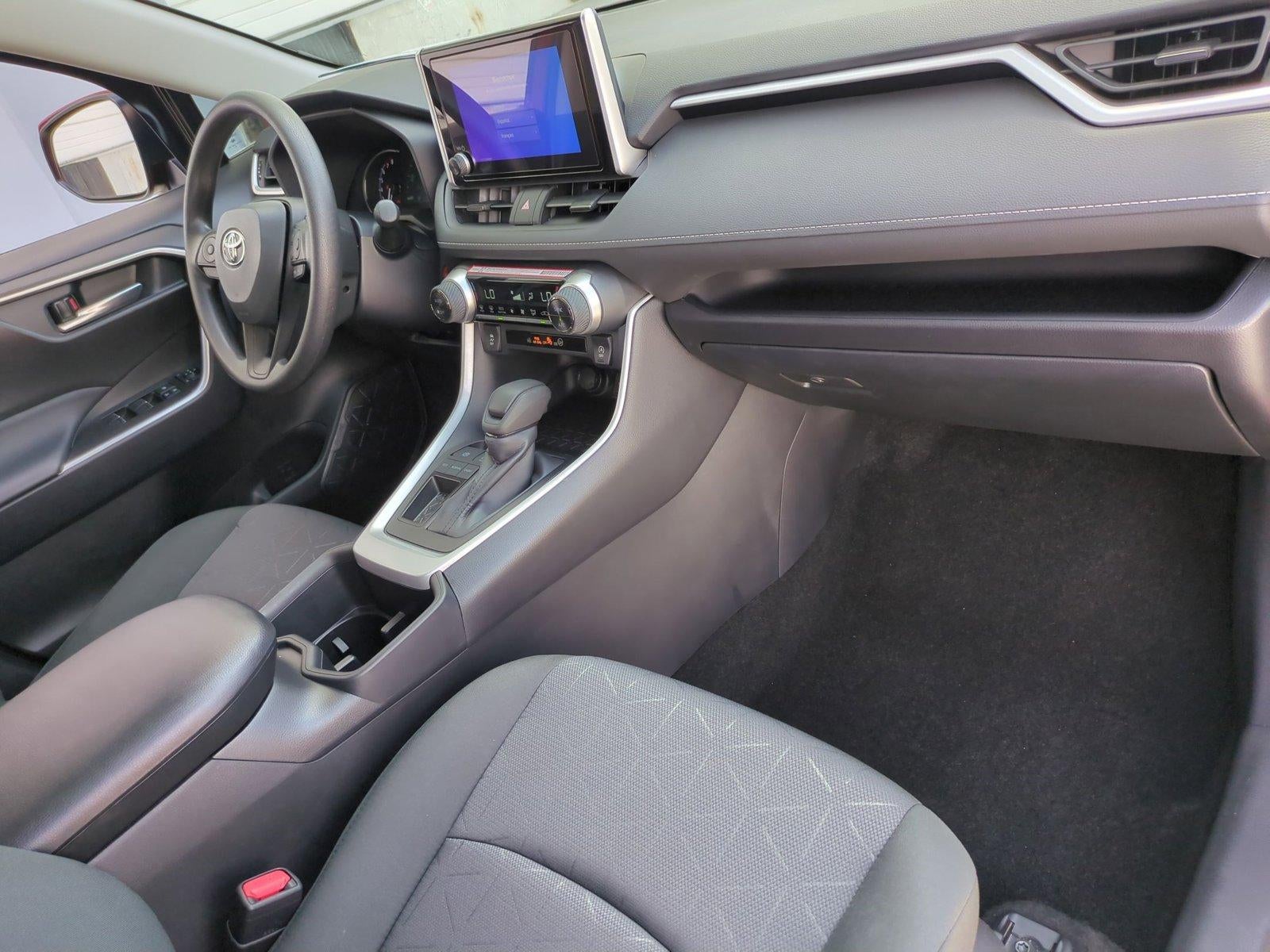 2025 Toyota RAV4 XLE FWD (GS)