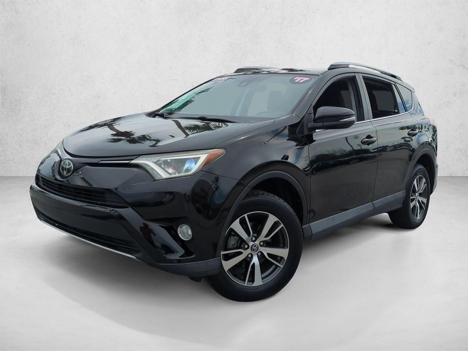 2017 Toyota RAV4 XLE FWD (GS)