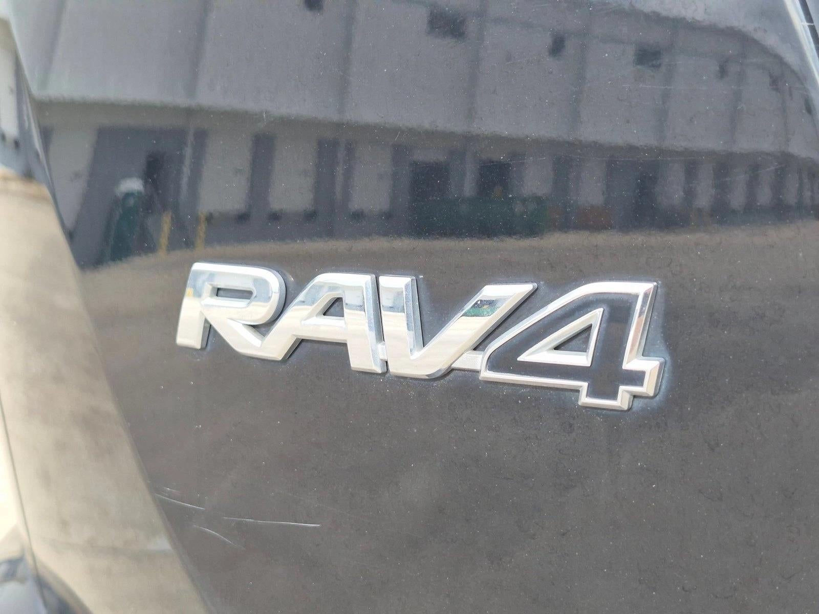 2017 Toyota RAV4 XLE FWD (GS)