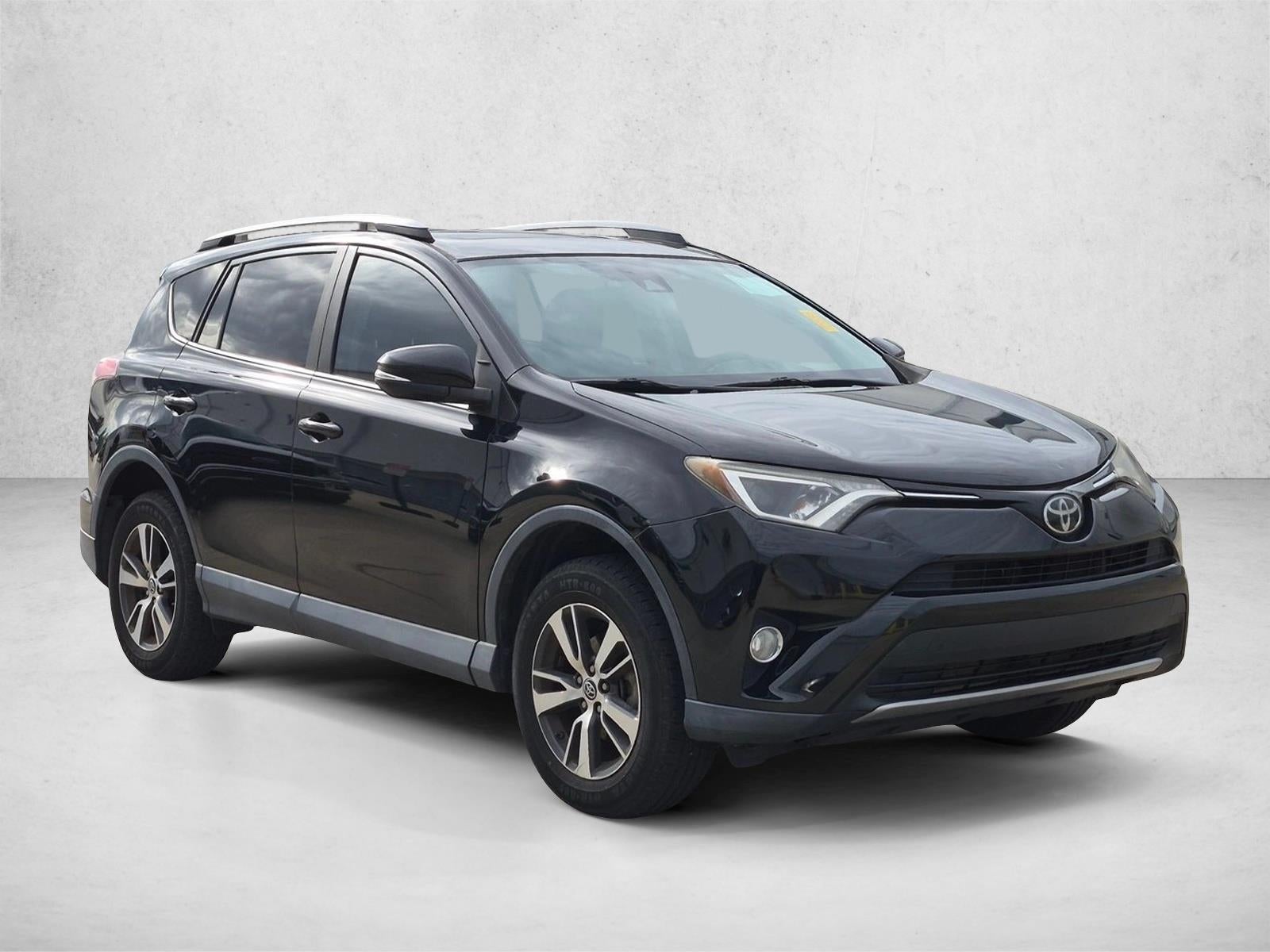 2017 Toyota RAV4 XLE FWD (GS)