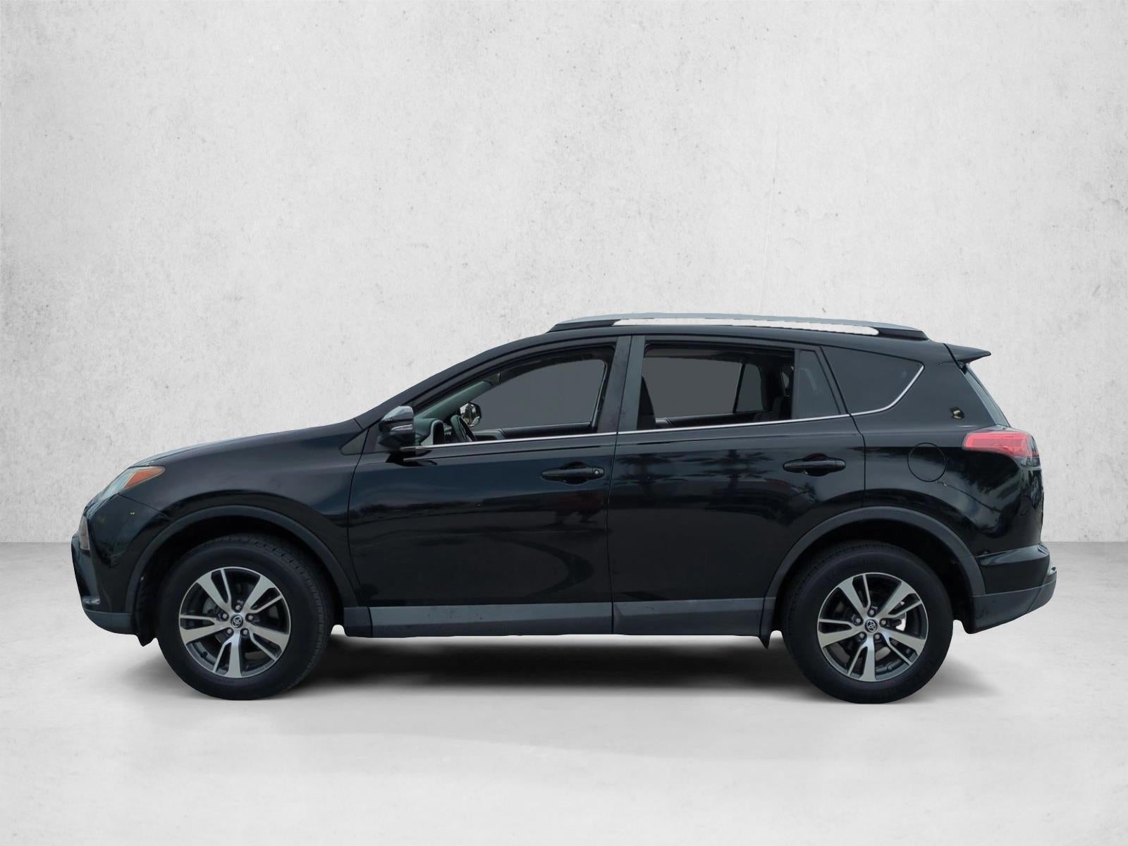 2017 Toyota RAV4 XLE FWD (GS)