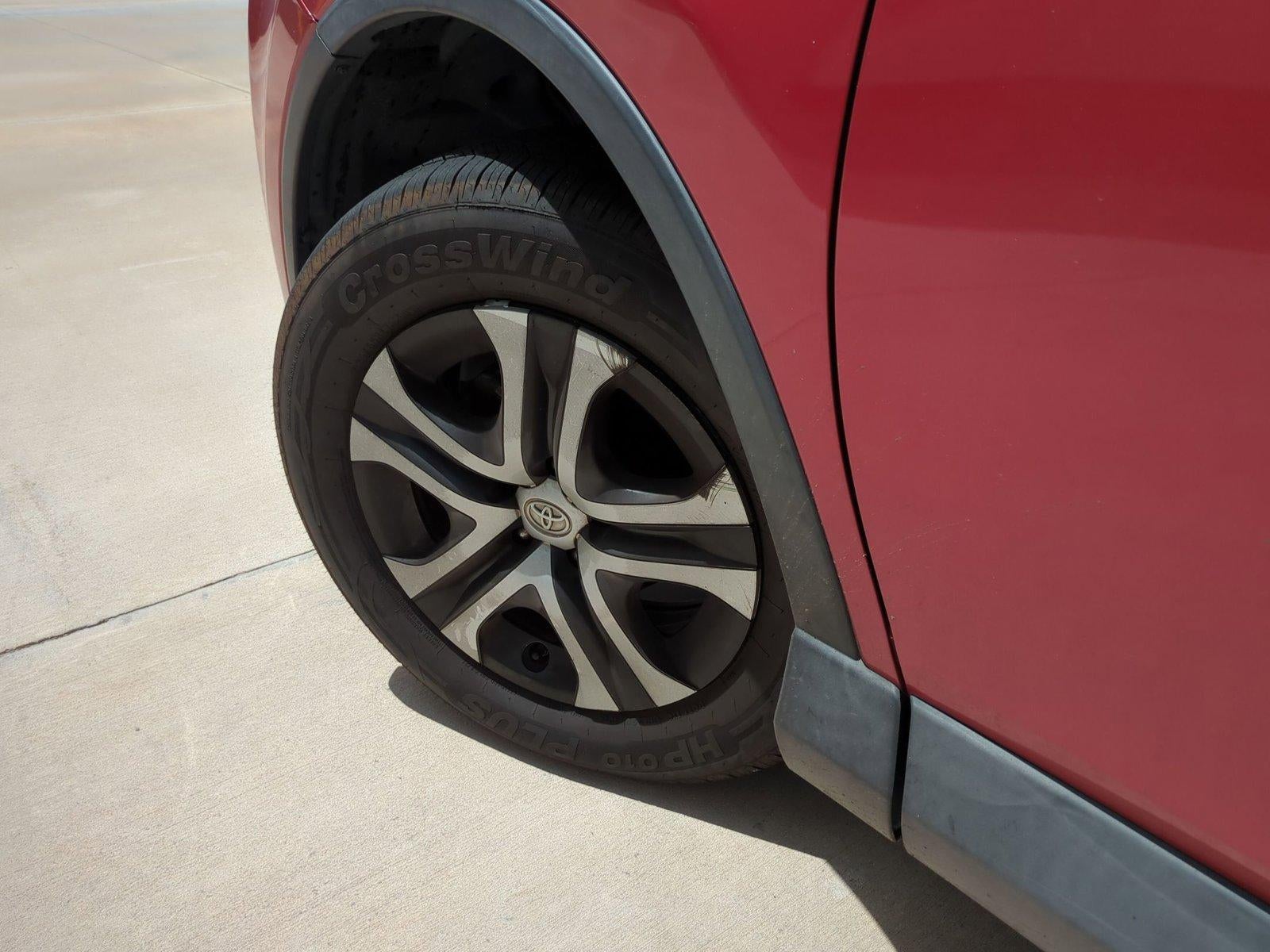 2016 Toyota RAV4 FWD 4dr LE (GS)