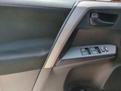 2016 Toyota RAV4 FWD 4dr LE (GS)