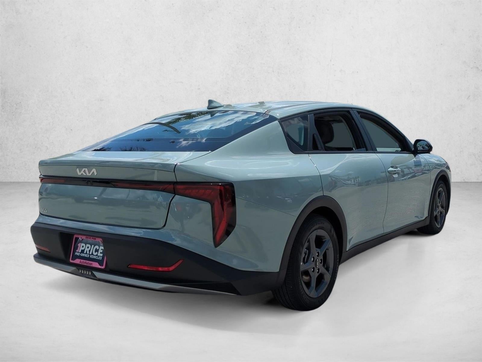 2025 Kia K4 LXS FWD