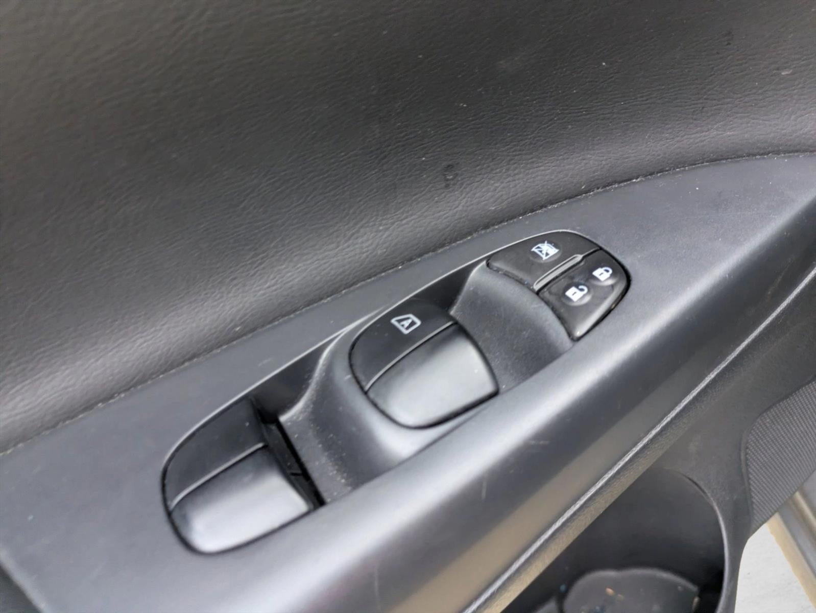 2016 Nissan Sentra 4dr Sdn I4 CVT SL