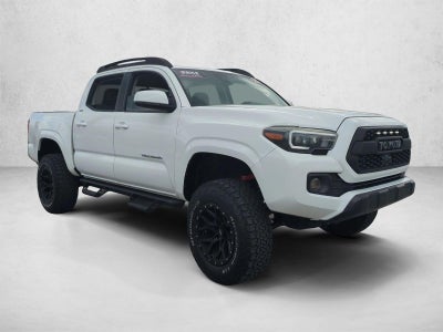 2022 Toyota Tacoma 2WD 2WD SR5 Double Cab 5' Bed I4 AT (SE)