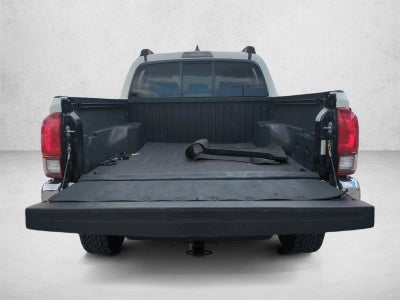 2022 Toyota Tacoma 2WD 2WD SR5 Double Cab 5' Bed I4 AT (SE)