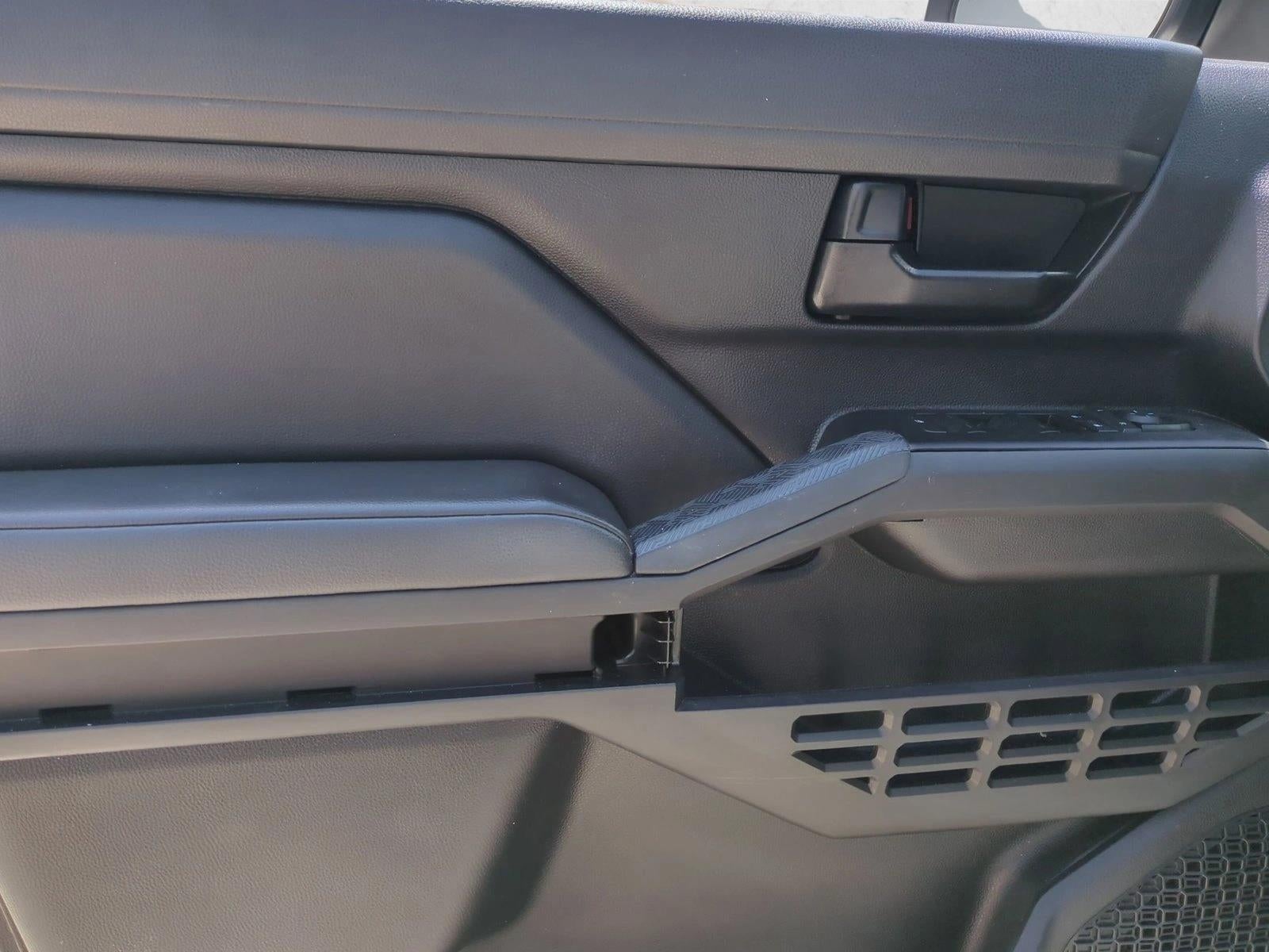 2024 Toyota Tacoma 2WD 2WD SR5 Double Cab 5' Bed AT (SE)