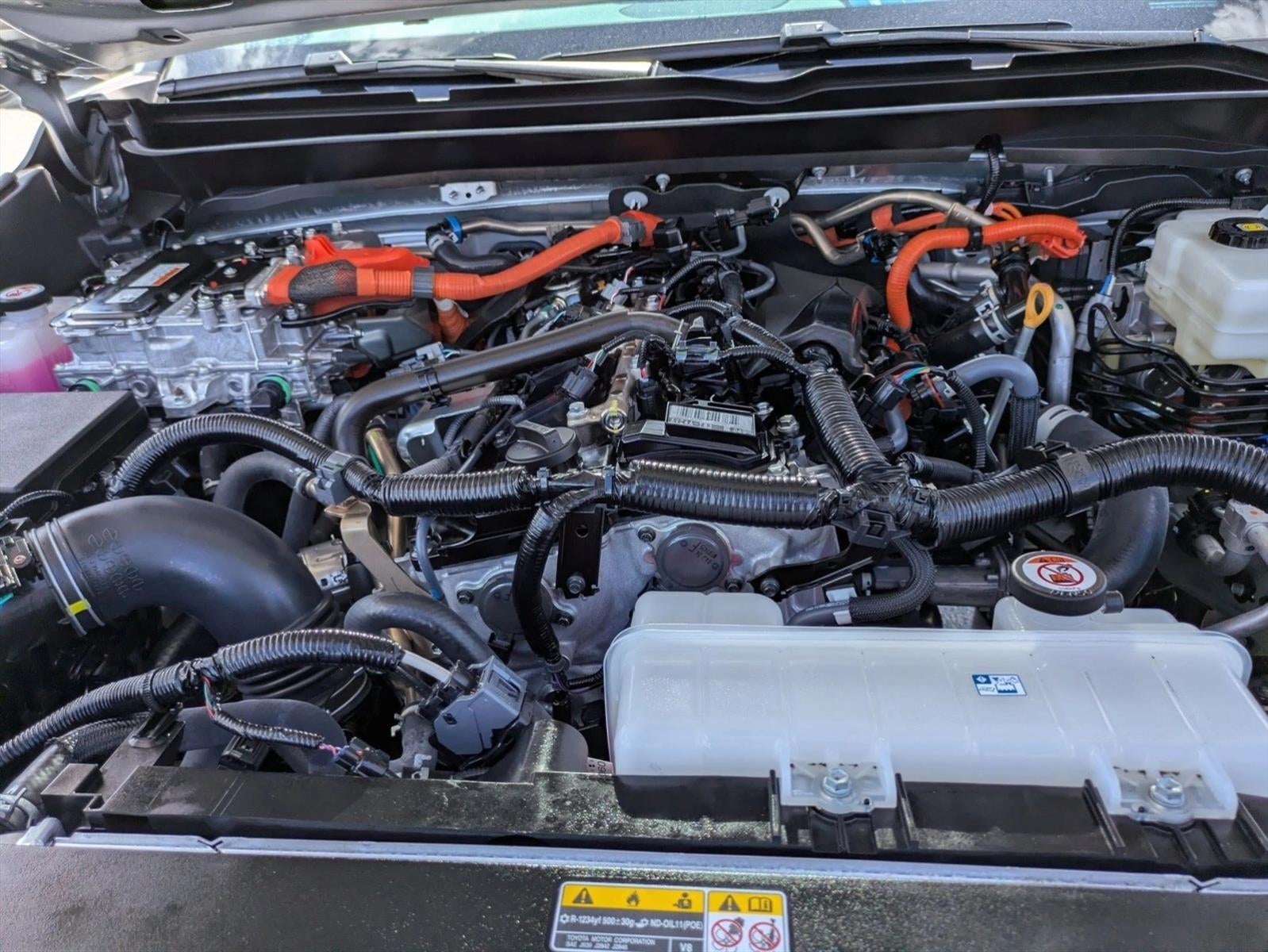 2025 Toyota Tacoma 4WD 4WD TRD Sport Hybrid Double Cab 5' Bed AT (Natl)