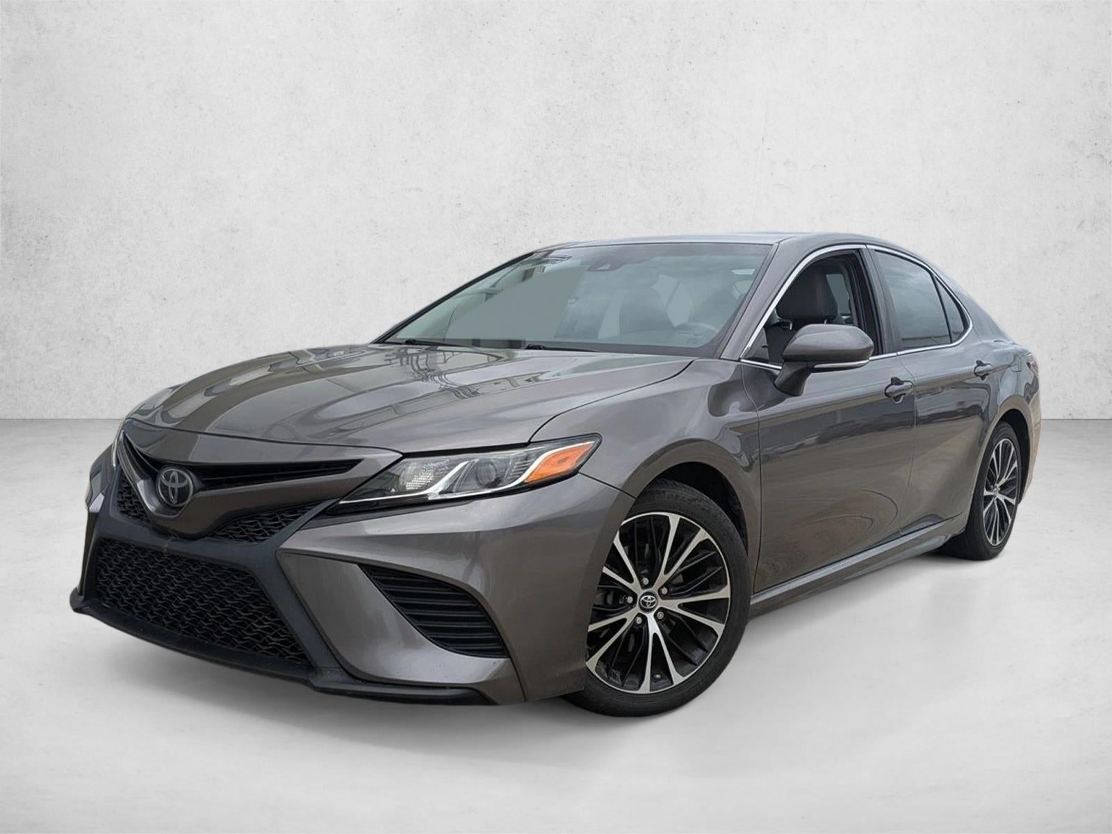 2018 Toyota Camry SE Auto (SE)