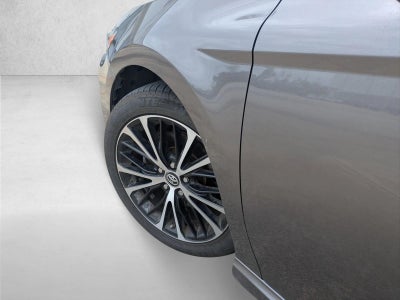 2018 Toyota Camry SE Auto (SE)