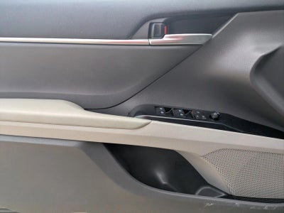 2018 Toyota Camry SE Auto (SE)