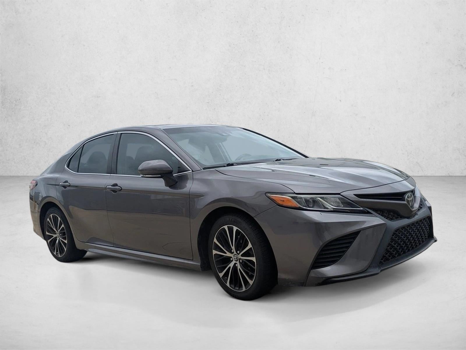 2018 Toyota Camry SE Auto (SE)