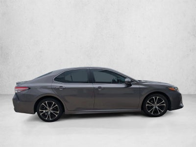 2018 Toyota Camry SE Auto (SE)