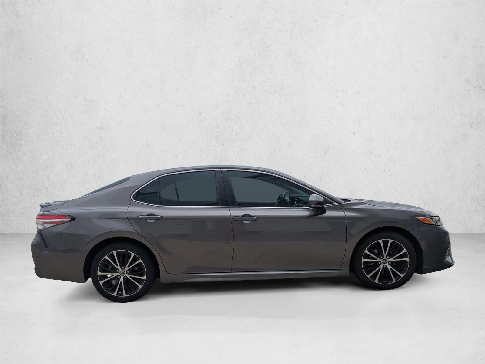 2018 Toyota Camry SE Auto (SE)