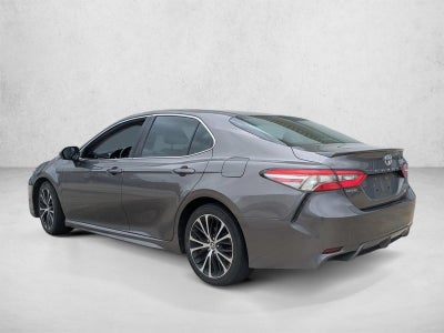 2018 Toyota Camry SE Auto (SE)