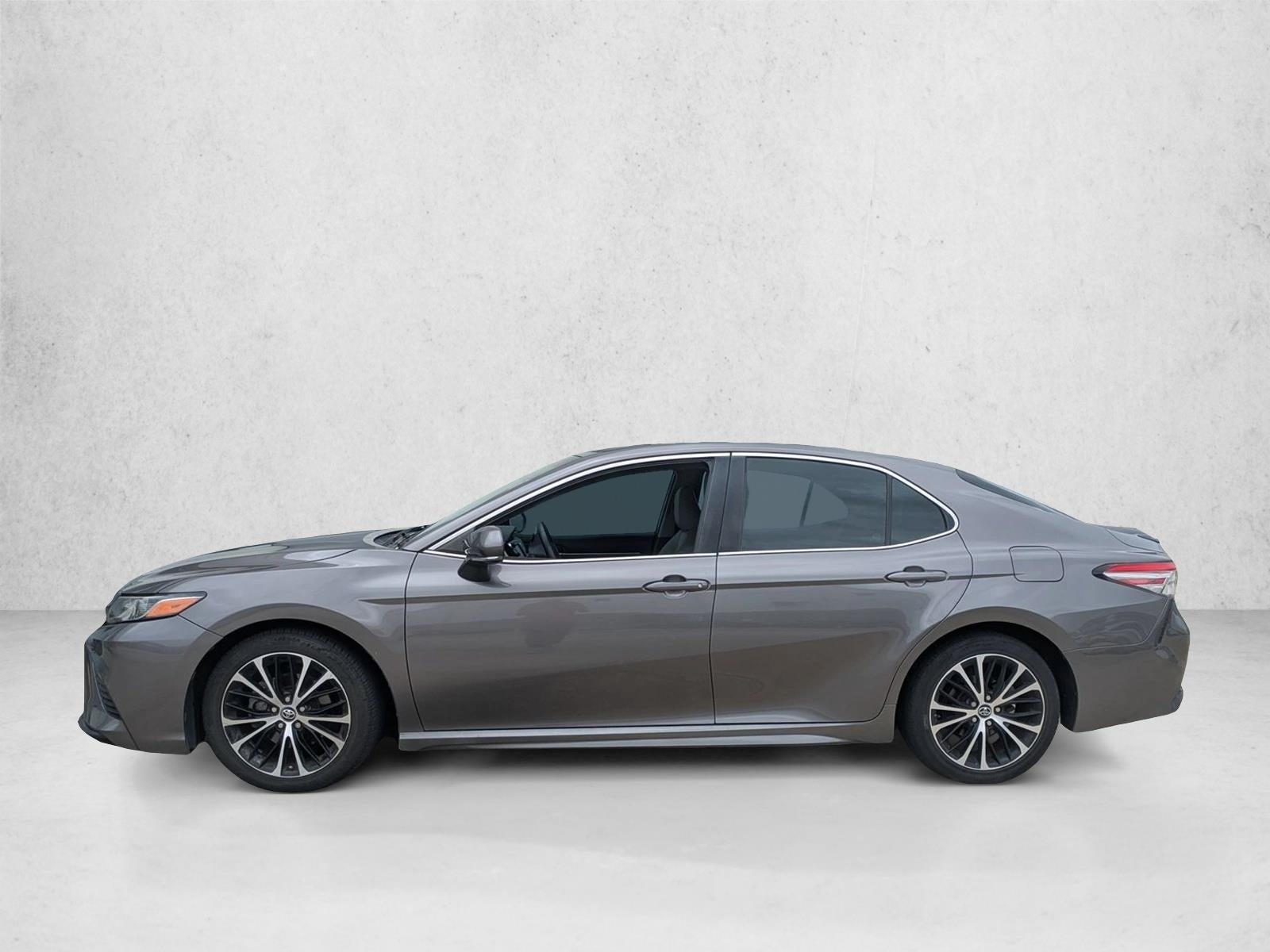 2018 Toyota Camry SE Auto (SE)