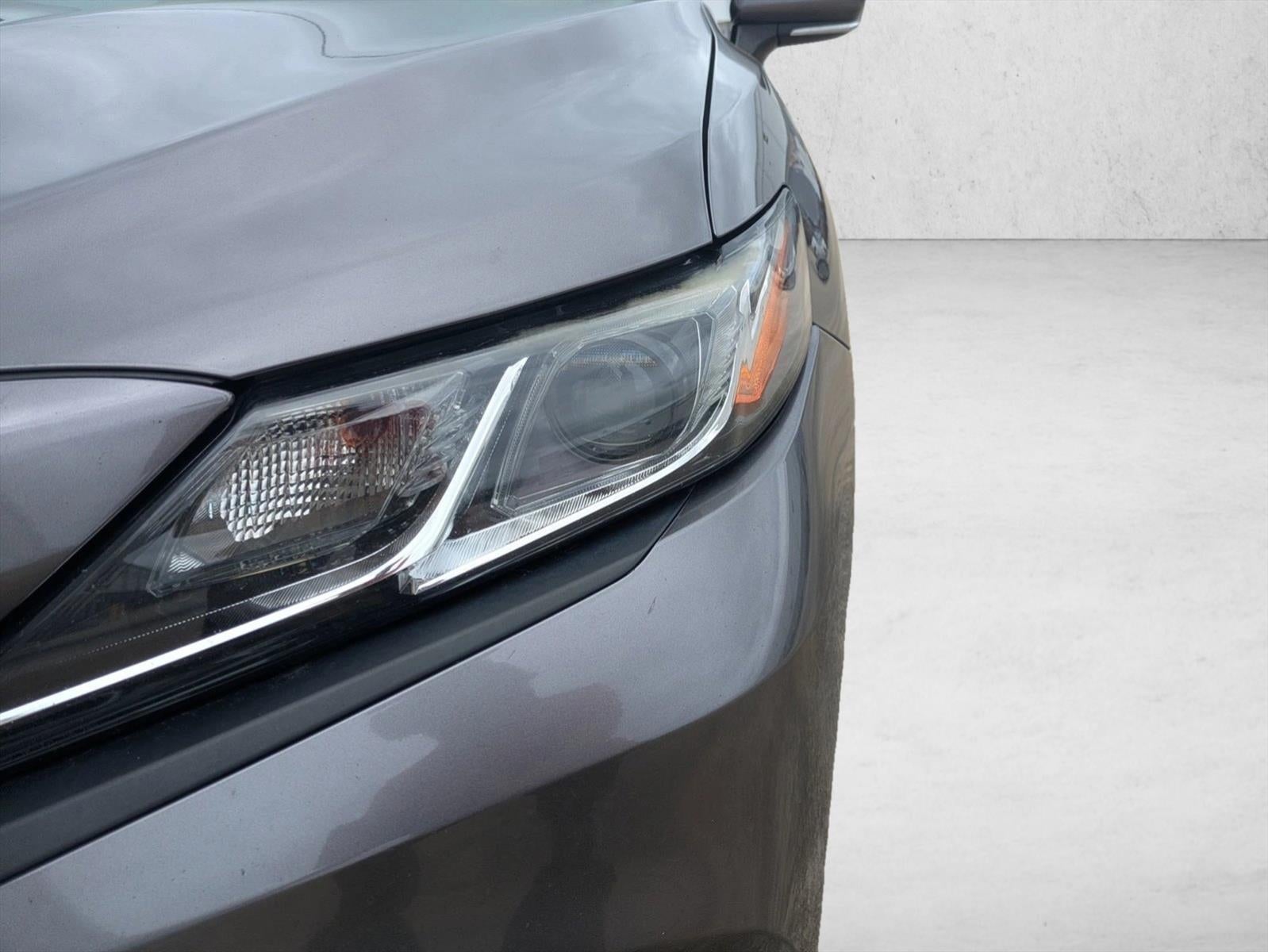 2018 Toyota Camry SE Auto (SE)