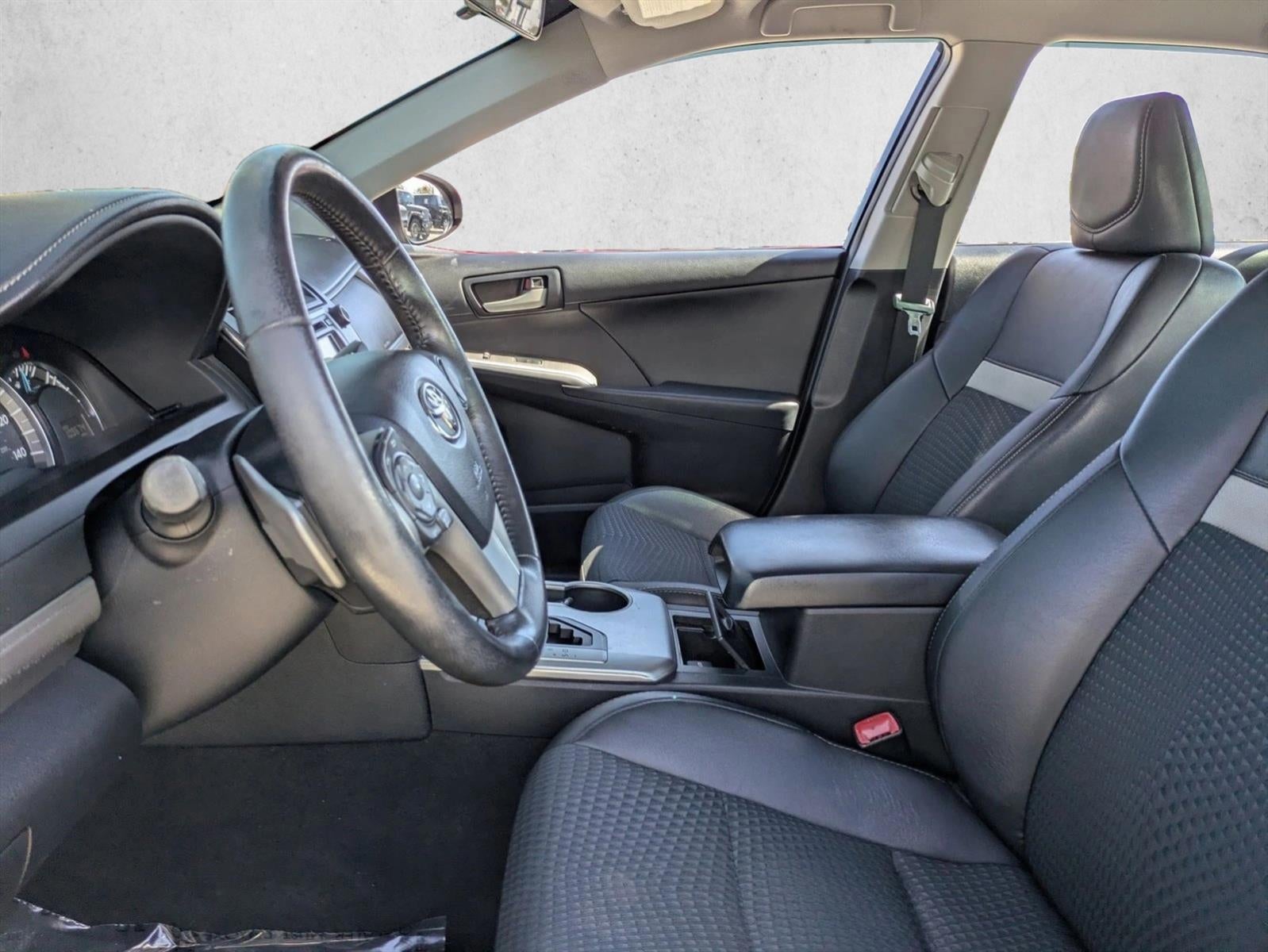 2013 Toyota Camry 4dr Sdn I4 Auto SE (Natl)