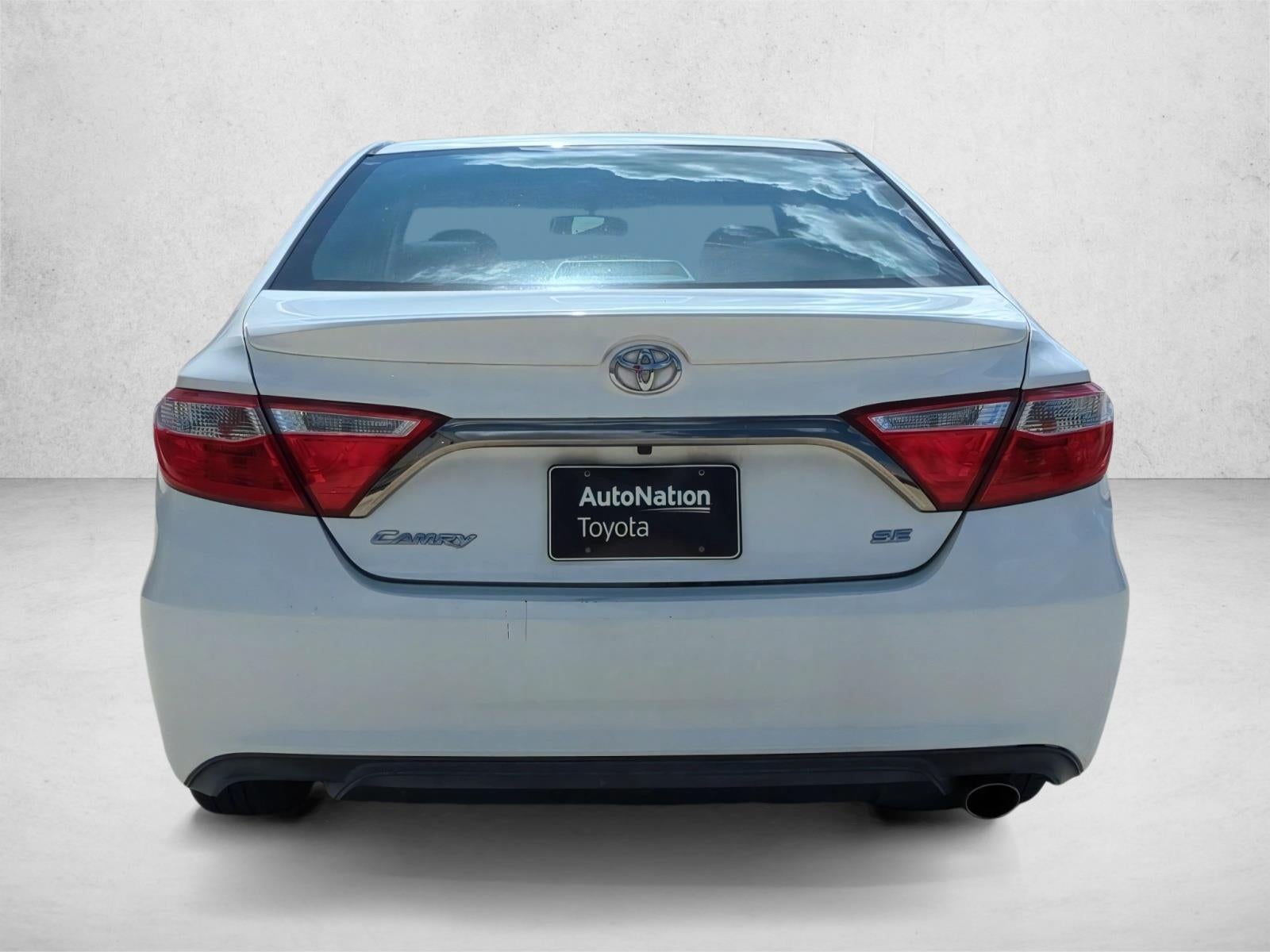 2017 Toyota Camry SE Auto (SE)