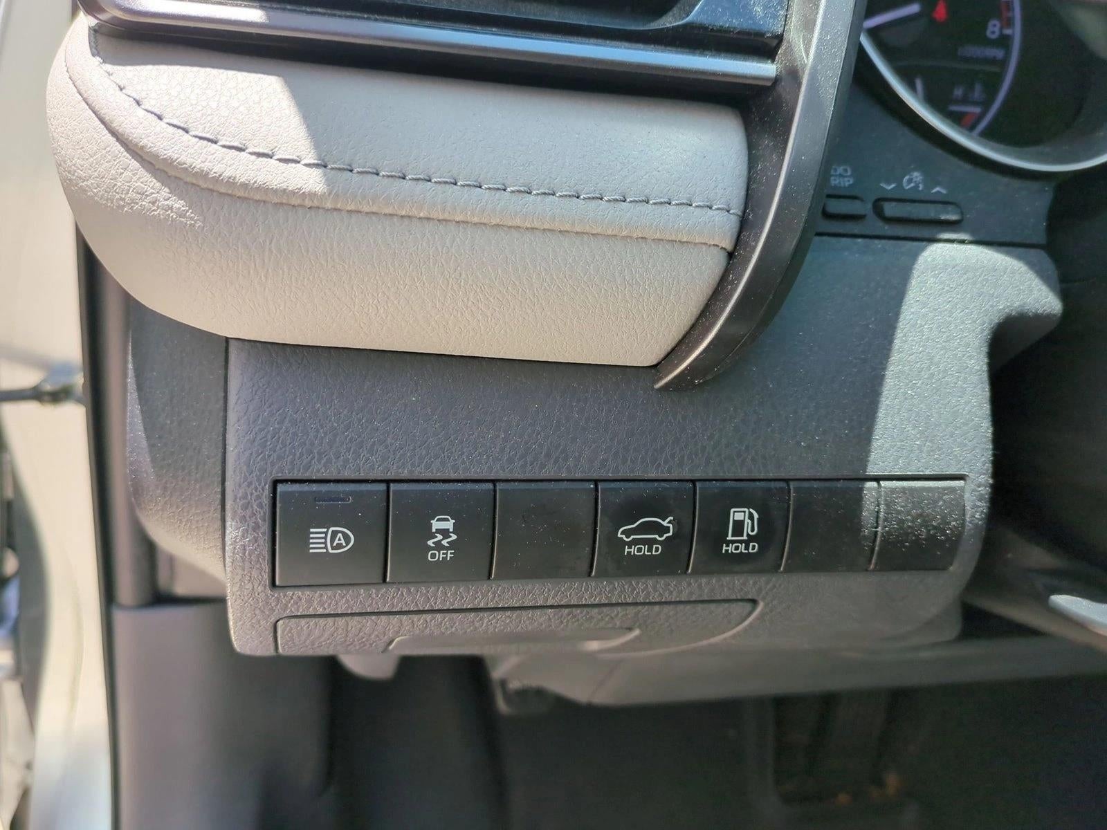 2022 Toyota Camry LE Auto (SE)