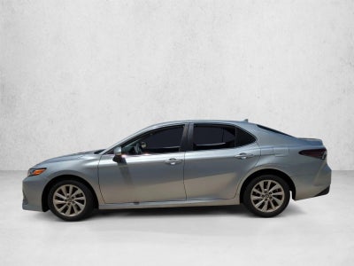 2022 Toyota Camry LE Auto (SE)