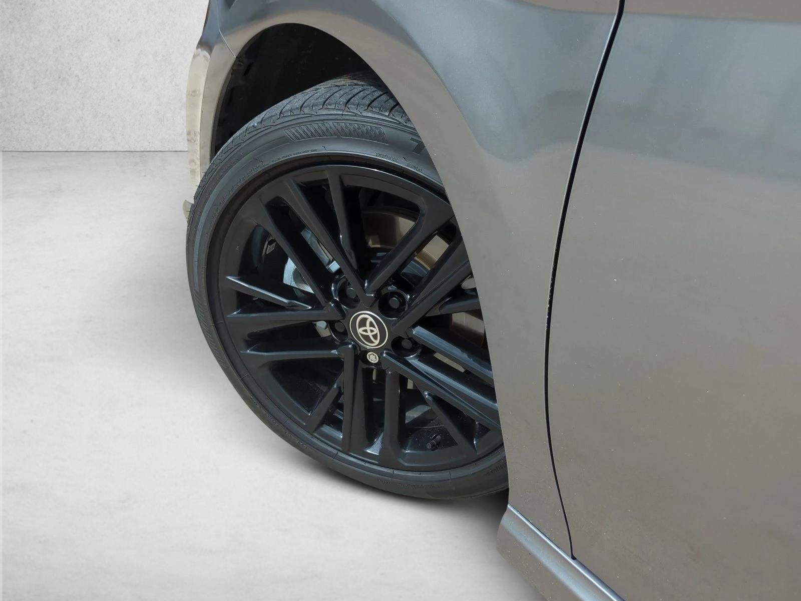 2025 Toyota Camry SE (SE)