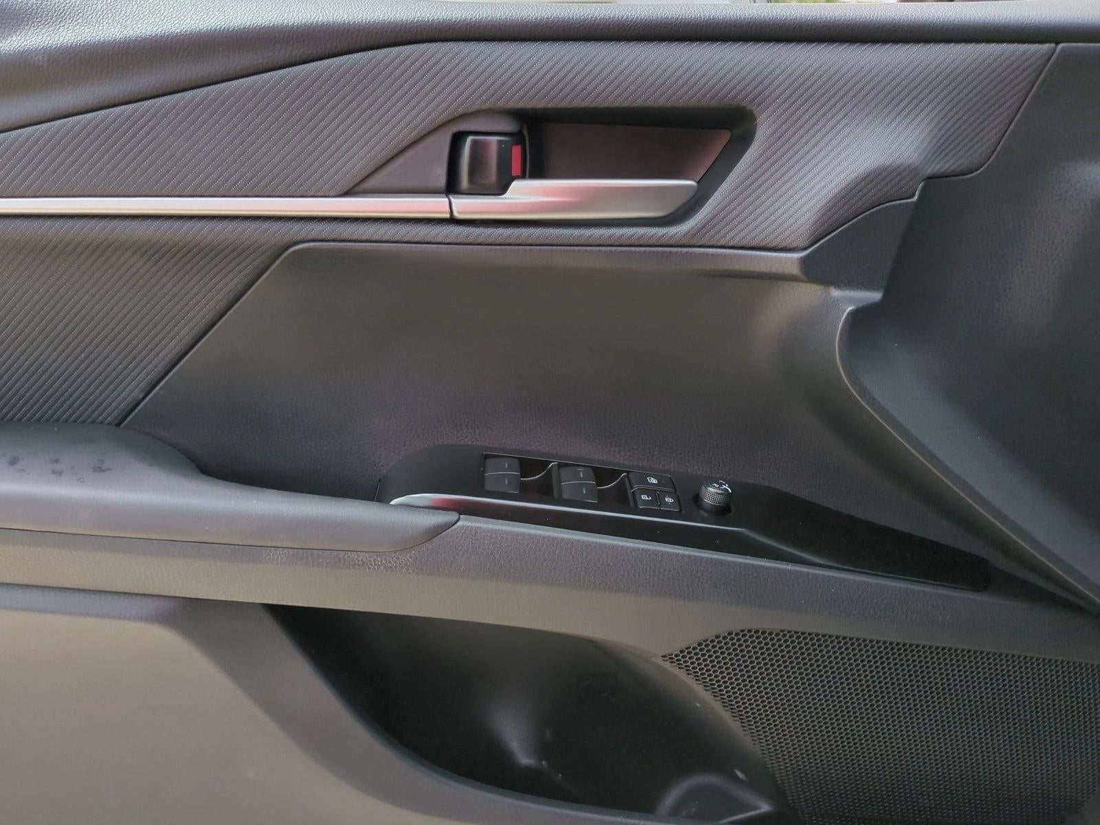 2025 Toyota Camry SE (SE)