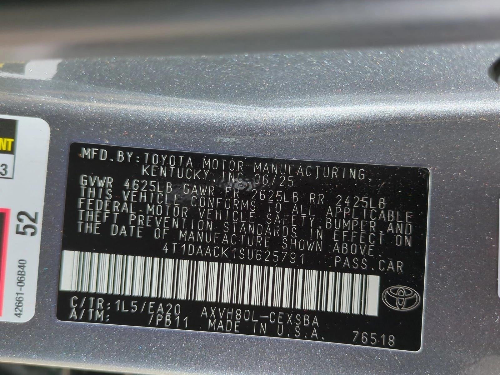 2025 Toyota Camry SE (SE)