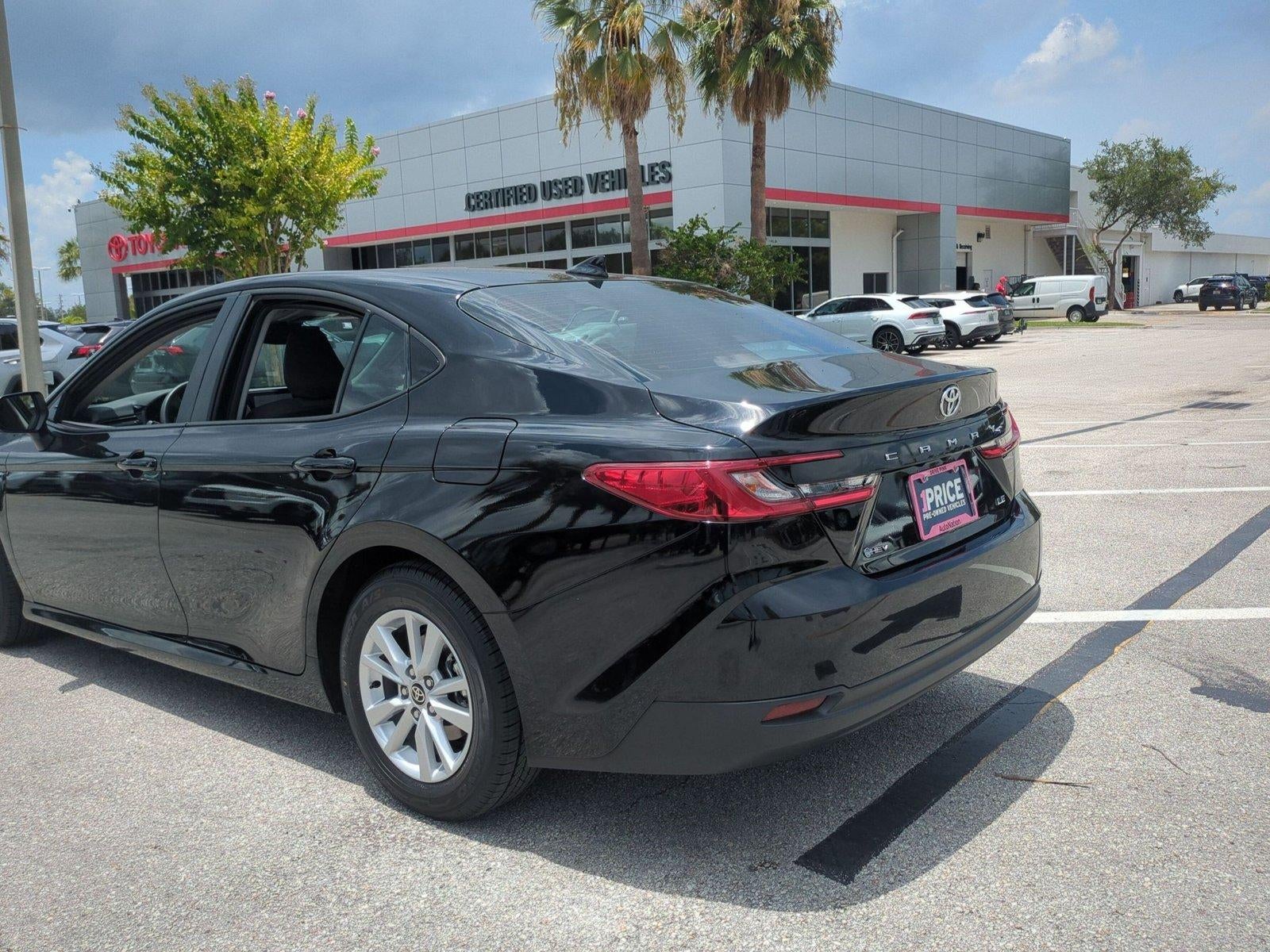 2025 Toyota Camry LE (Natl)