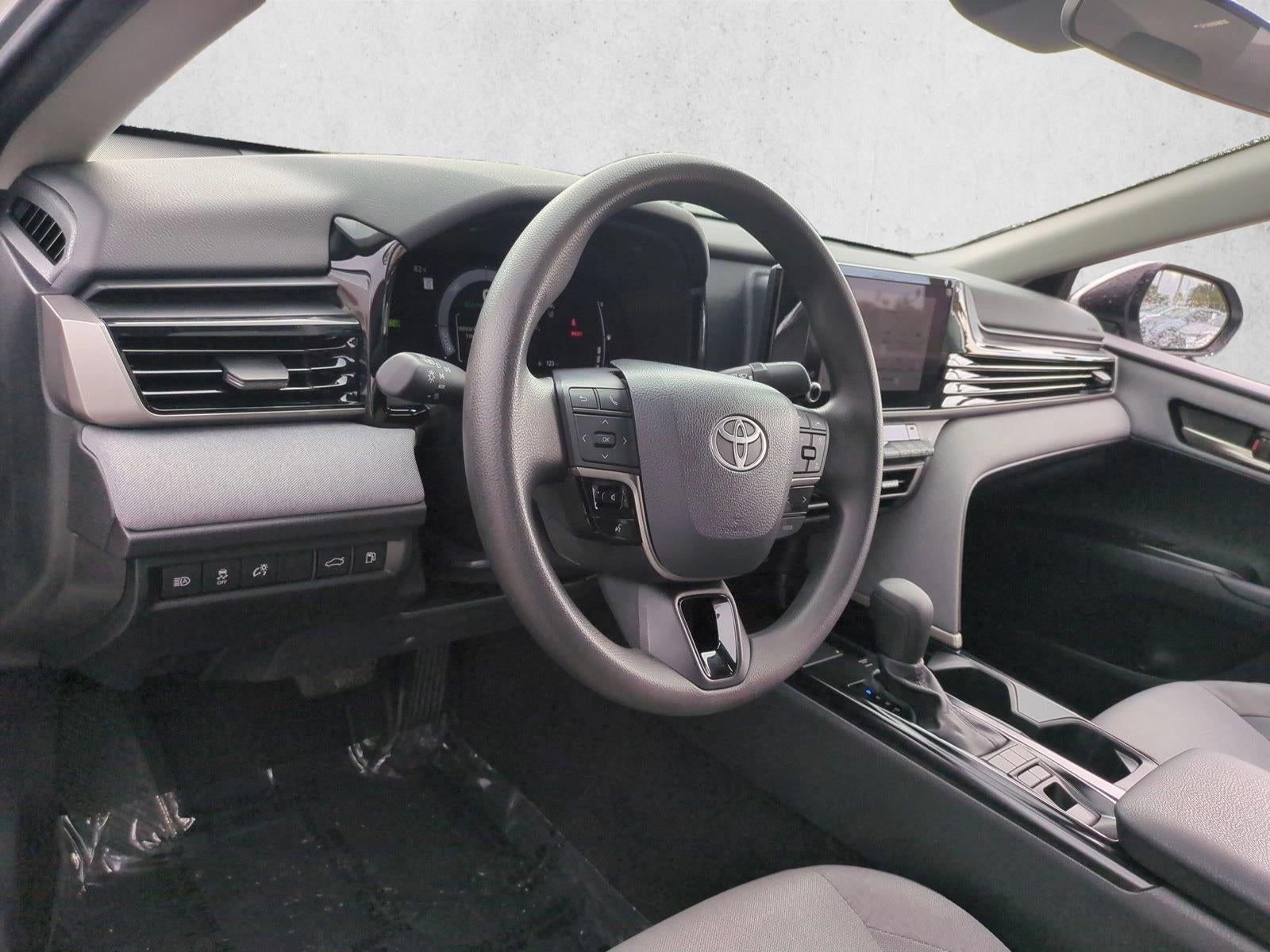 2025 Toyota Camry LE (SE)